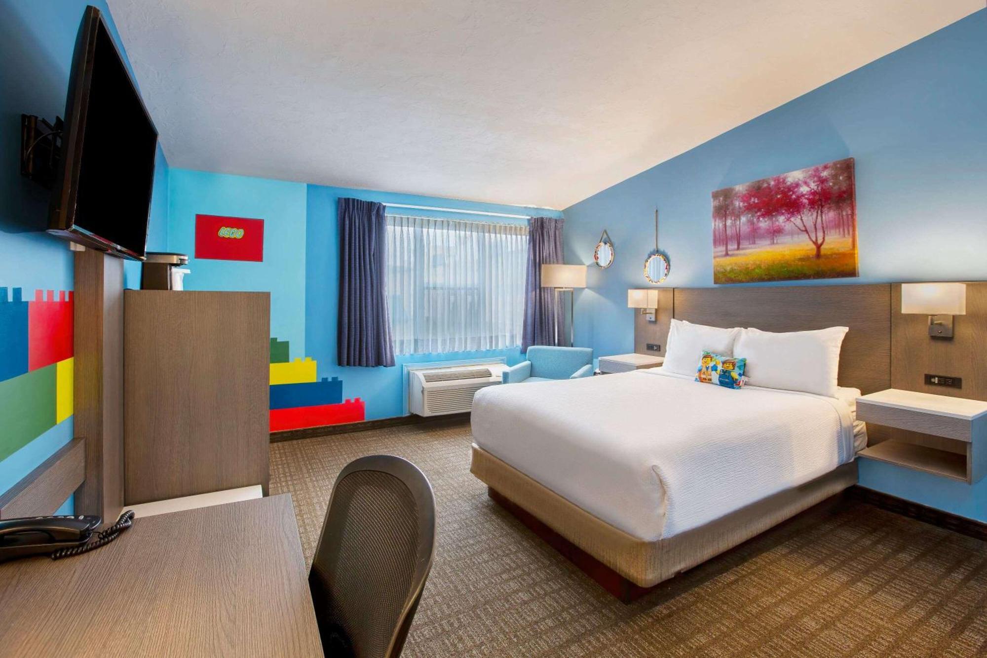 Days Inn & Suites By Wyndham Moncton Exterior photo