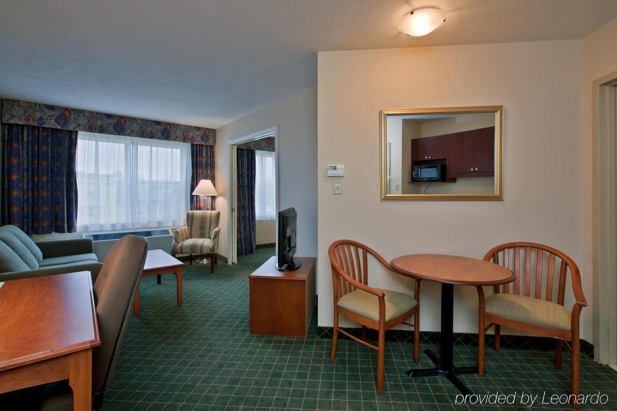 Days Inn & Suites By Wyndham Moncton Room photo